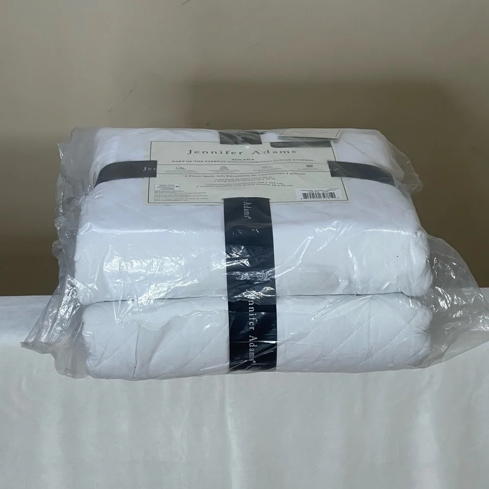 White Quilt Set - Picture 2 of 7